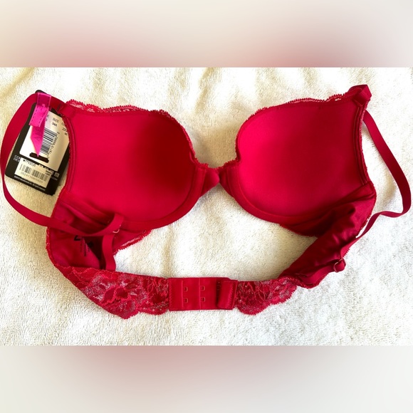 Maidenform Plunge Push-Up Lace Bra - Picture 3 of 6